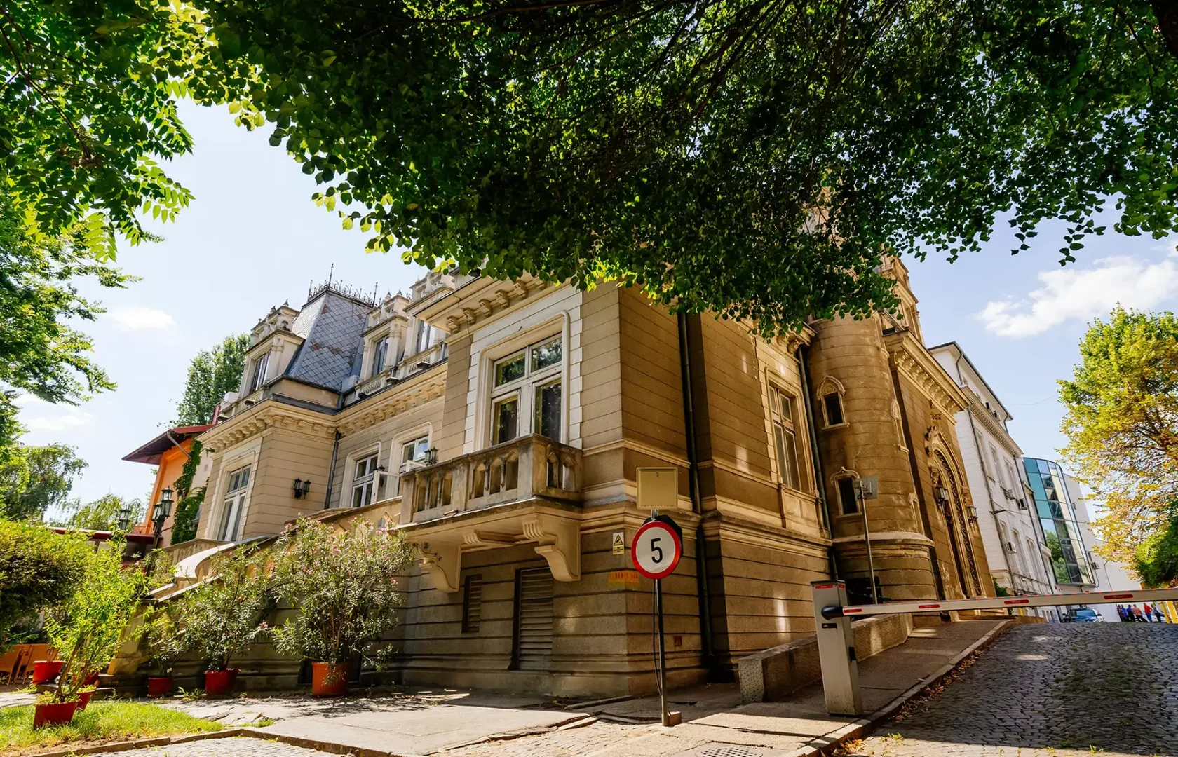 Biserica-Amzei-nr.-21-23-1